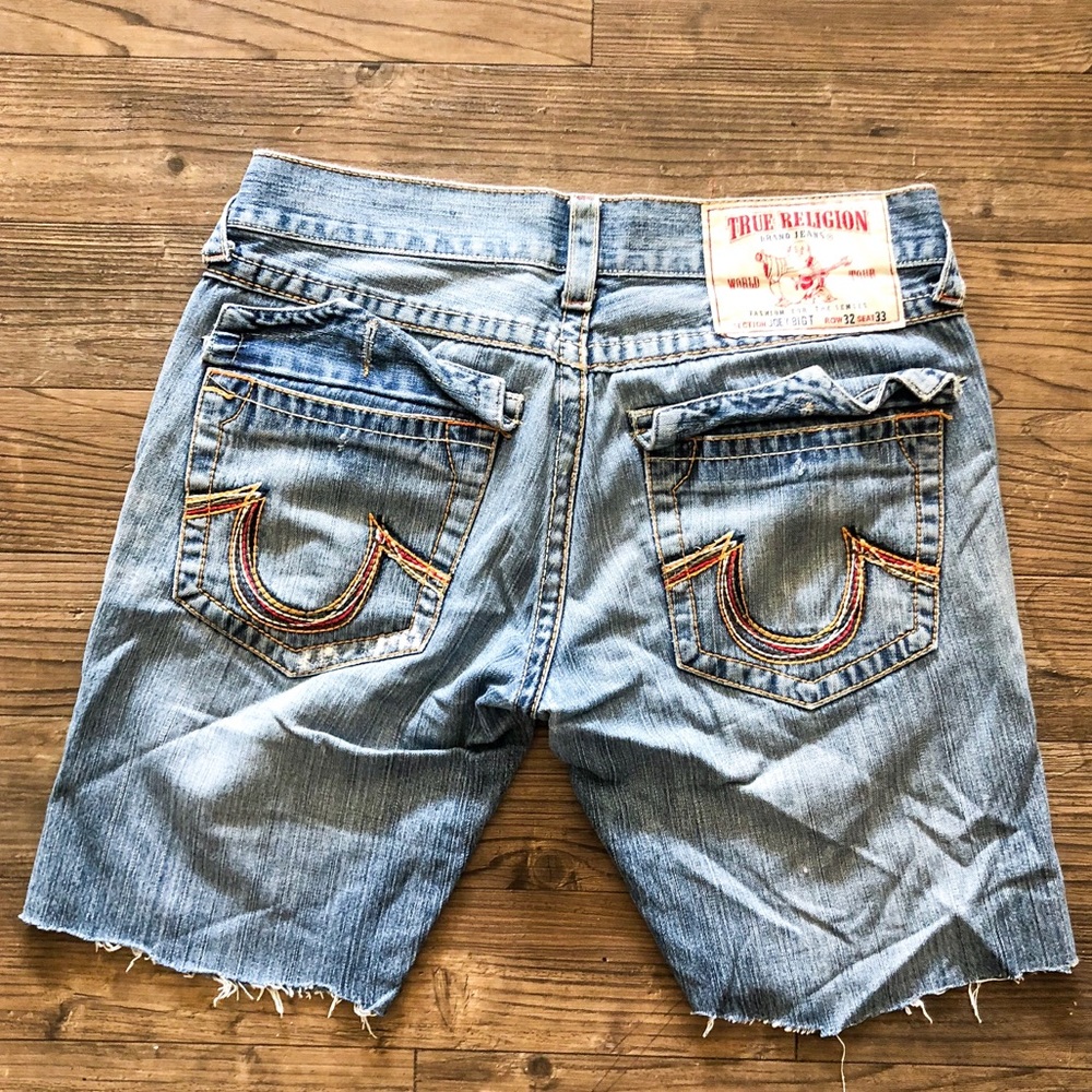 Men’s True Religion Distressed Denim Shorts